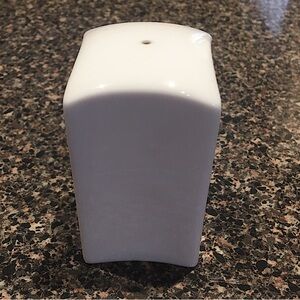 GINORI 1735 White Porcelain Salt Shaker
